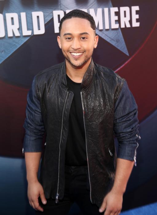 Tahj Mowry در صحنه فیلم سینمایی کاپیتان آمریکا: جنگ داخلی