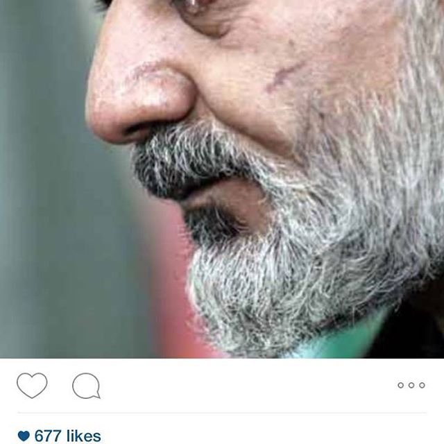 تصویری از پرویز پرستویی، بازیگر و تهیه کننده سینما و تلویزیون در حال بازیگری سر صحنه یکی از آثارش