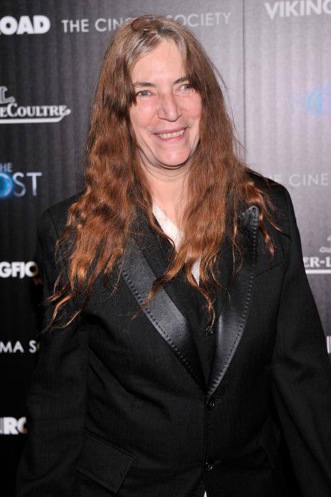 Patti Smith در صحنه فیلم سینمایی میزبان