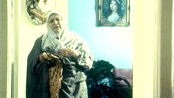 حمیده خیرآبادی در صحنه سریال تلویزیونی مزد ترس