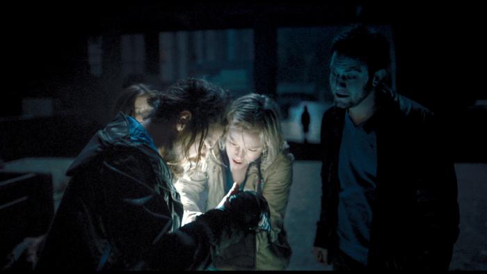 Jonathan Sadowski در صحنه فیلم سینمایی خاطرات چرنوبیل به همراه Nathan Phillips و اینگرید بوسلو برادل