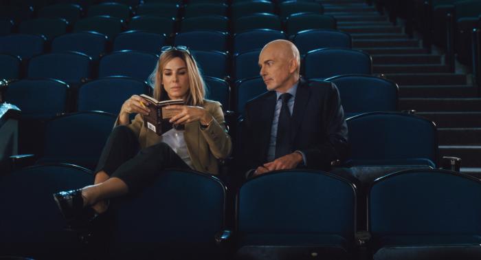ساندرا بولاک در صحنه فیلم سینمایی Our Brand Is Crisis به همراه بیلی باب تورنتون