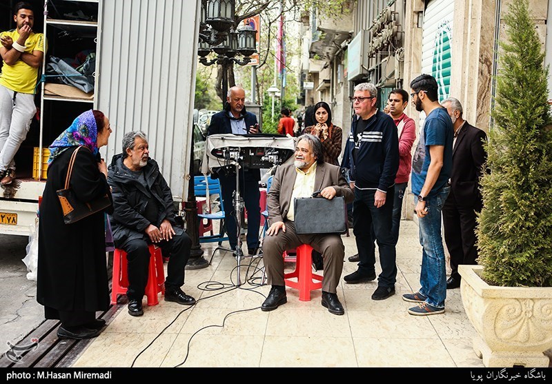 حسن پورشیرازی در پشت صحنه سریال تلویزیونی لژیونر به همراه محمدرضا شریفی‌نیا