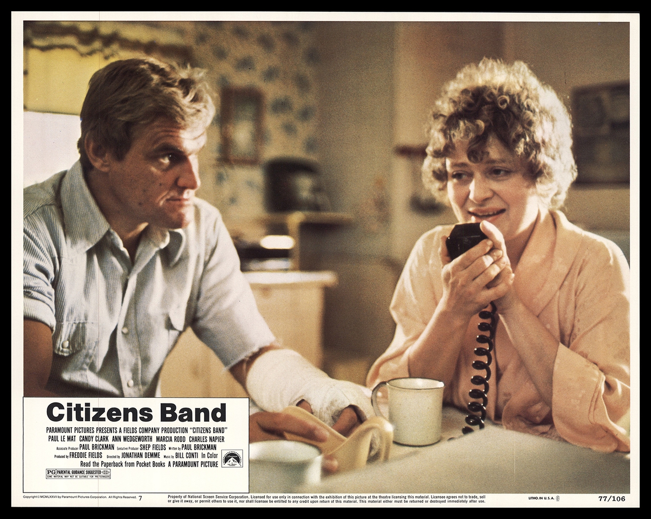 Charles Napier در صحنه فیلم سینمایی Citizens Band به همراه Alix Elias