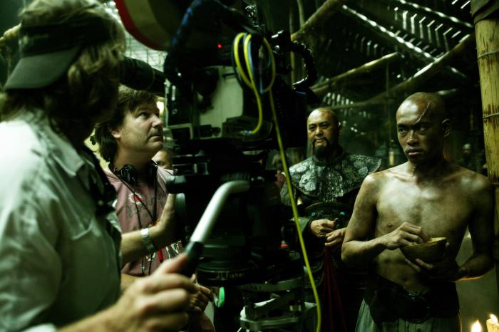 Yun-Fat Chow در صحنه فیلم سینمایی دزدان دریایی کارائیب: پایان جهان به همراه گور وربینسکی