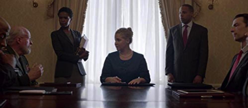 رگ ای کیثی در صحنه سریال تلویزیونی Inside Amy Schumer به همراه Amy Schumer
