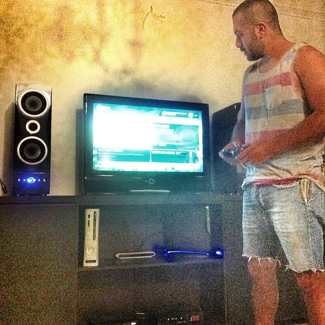 تصویری شخصی از کاوه احمدی، بازیگر سینما و تلویزیون