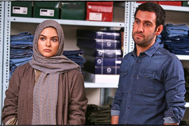 دنیا مدنی در صحنه سریال تلویزیونی رهایم نکن به همراه نیما شعبان‌نژاد