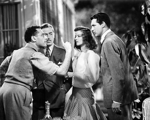 جان هوارد در صحنه فیلم سینمایی The Philadelphia Story به همراه کری گرانت، کاترین هپبورن و جرج کیوکر