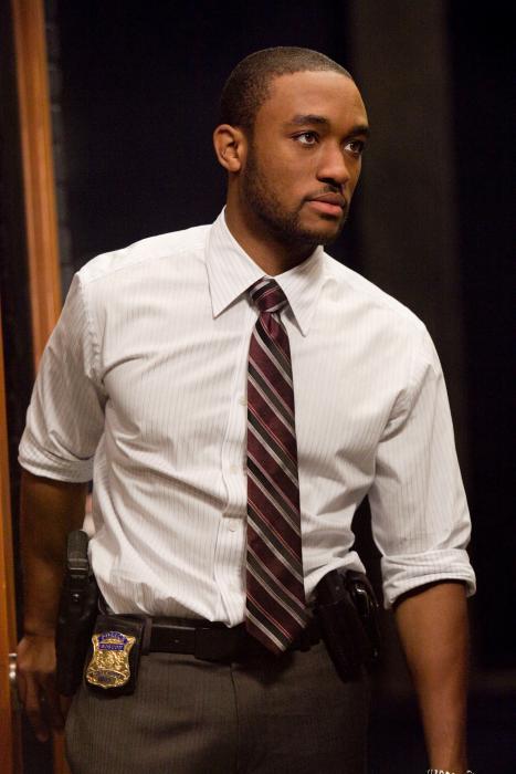 Lee Thompson Young در صحنه سریال تلویزیونی Rizzoli & Isles