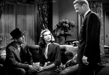Louis Jean Heydt در صحنه فیلم سینمایی خواب بزرگ به همراه لورن باکال و هامفری بوگارت