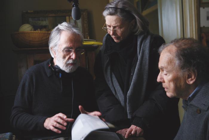 میشائیل هانکه در صحنه فیلم سینمایی عشق به همراه ژان لویی ترنتینیان و Emmanuelle Riva