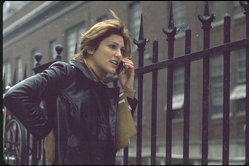 Jennifer Esposito در صحنه فیلم سینمایی یک کلمه هم نگو