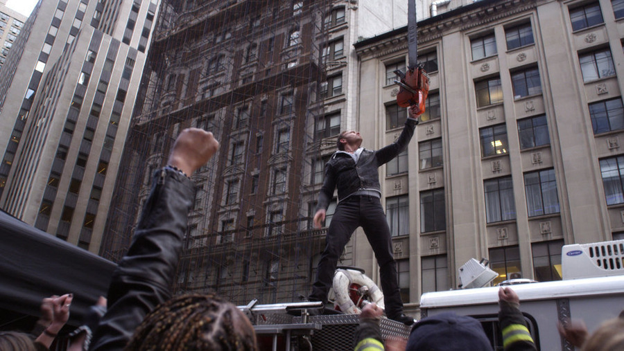 Ian Ziering در صحنه فیلم سینمایی Sharknado 2: The Second One