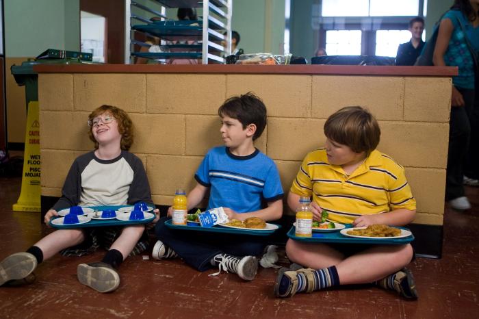 Zachary Gordon در صحنه فیلم سینمایی Diary of a Wimpy Kid به همراه رابرت کپرون و Grayson Russell