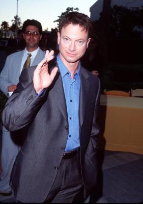 گری سینایس در صحنه فیلم سینمایی Snake Eyes