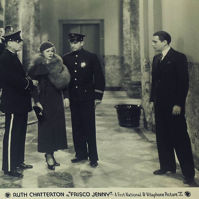 Ruth Chatterton در صحنه فیلم سینمایی Frisco Jenny به همراه Donald Cook