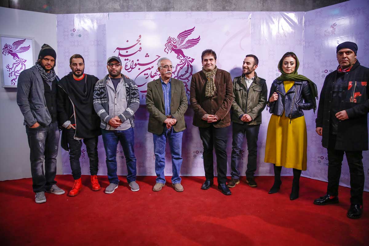 عبدالله اسکندری در فرش قرمز فیلم سینمایی لانتوری به همراه مریم پالیزبان، رضا درمیشیان و نوید محمدزاده