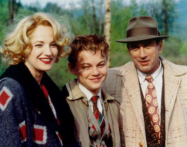 الن رانا بارکین در صحنه فیلم سینمایی زندگی این پسر به همراه رابرت دنیرو و لئوناردو ویلهام دی کاپریو