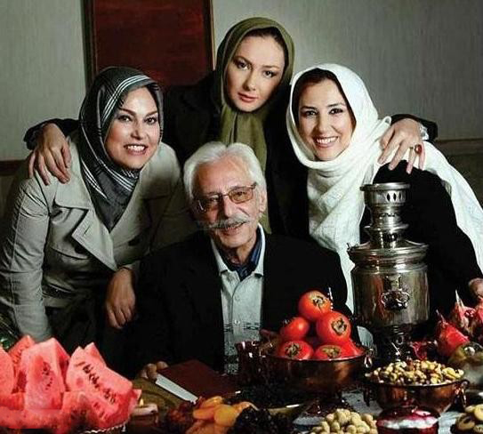 تصویری شخصی از جمشید مشایخی، بازیگر و مهمان سینما و تلویزیون به همراه هانیه توسلی و مهرانه مهین‌ترابی