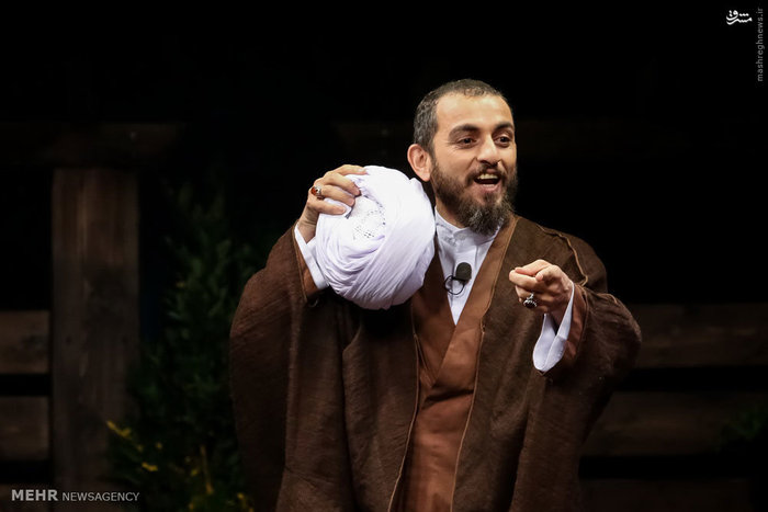 پشت صحنه برنامه تلویزیونی ماه نشان به کارگردانی 