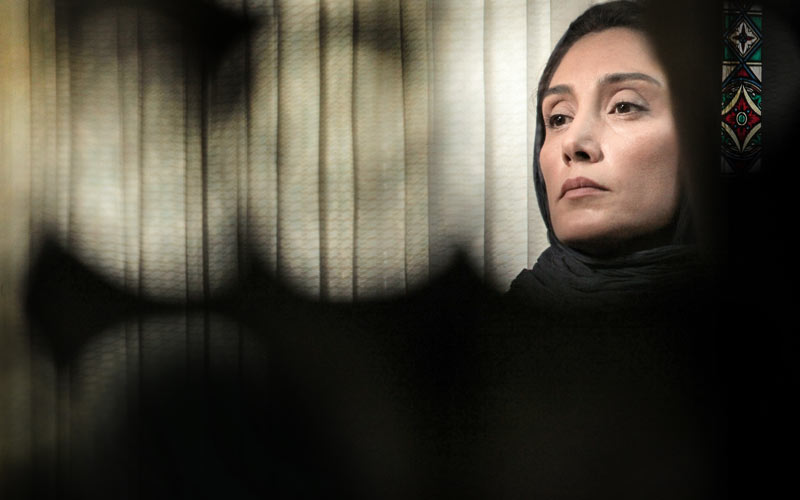 هدیه تهرانی در صحنه فیلم سینمایی عادت نمی‌کنیم