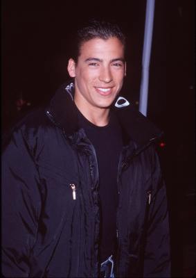 Andrew Keegan در صحنه فیلم سینمایی گمشده در فضا