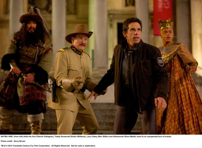 Patrick Gallagher در صحنه فیلم سینمایی شب در موزه به همراه Rami Malek، رابین ویلیامز و Ben Stiller