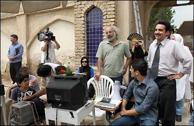 کیانوش عیاری در پشت صحنه سریال تلویزیونی روزگار قریب