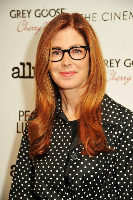 Dana Delany در صحنه فیلم سینمایی People Like Us