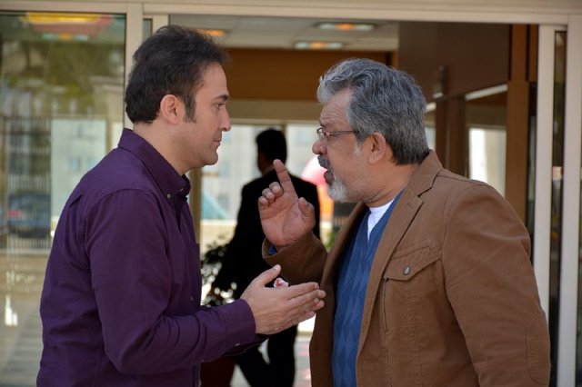 زهیر یاری در صحنه سریال تلویزیونی لژیونر به همراه حسن پورشیرازی
