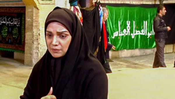 الهام پاوه‌نژاد در صحنه سریال تلویزیونی یلدا