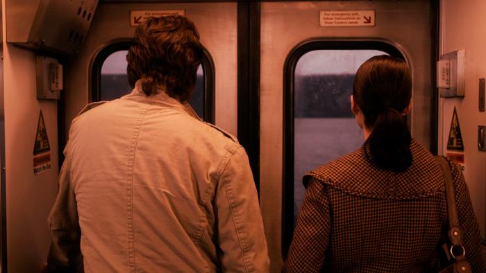 Henry Ian Cusick در صحنه فیلم سینمایی The Girl on the Train به همراه Nicki Aycox