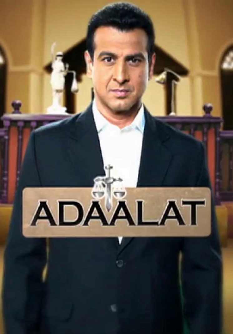 Ronit Roy در صحنه سریال تلویزیونی Adaalat