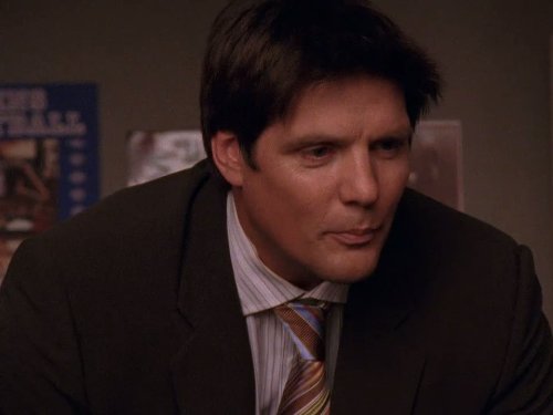 Paul Johansson در صحنه سریال تلویزیونی یک تپه درخت