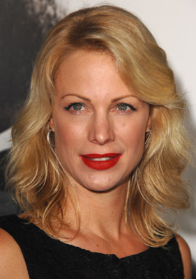 Alison Eastwood در صحنه فیلم سینمایی شکست ناپذیر