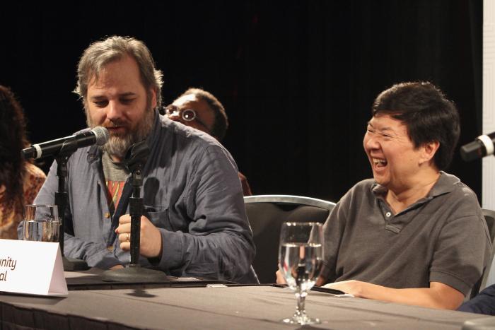 Dan Harmon در صحنه سریال تلویزیونی Community به همراه Ken Jeong