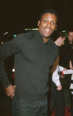 Carl Lewis در صحنه فیلم سینمایی پایان روزگار