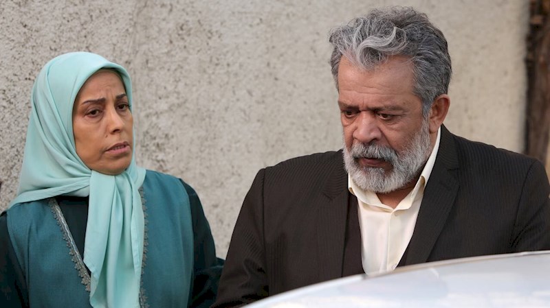 حسن پورشیرازی در صحنه سریال تلویزیونی برادر به همراه سهیلا رضوی