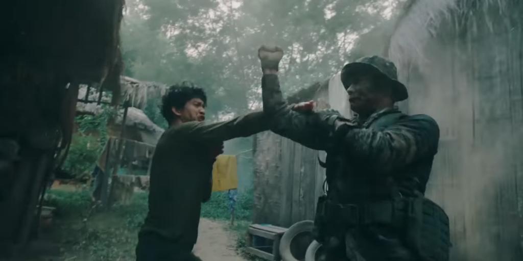 Iko Uwais در صحنه فیلم سینمایی Triple Threat به همراه Michael Jai White