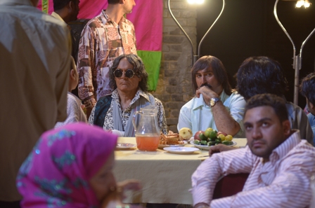 مهران احمدی در صحنه فیلم سینمایی نفس به همراه جمشید هاشم‌پور