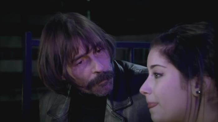 Hazal Kaya در صحنه فیلم سینمایی بهزات سی: داستان یک کمیسر آنکارا به همراه Erdal Besikçioglu