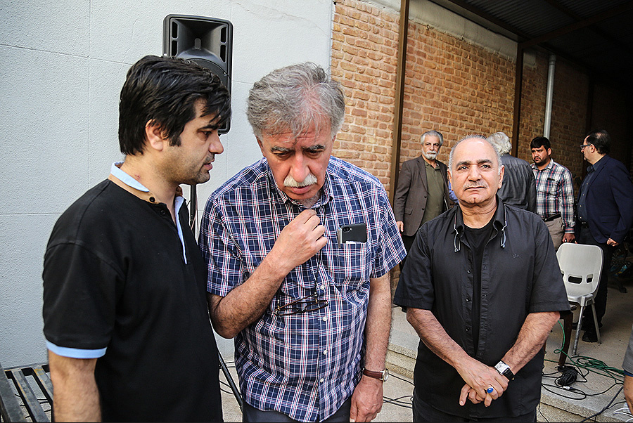 همایون اسعدیان، کارگردان و نویسنده سینما و تلویزیون - عکس مراسم خبری به همراه ناصر ملک‌مطیعی و پرویز پرستویی
