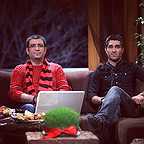 تصویری از رضا رشیدپور، بازیگر و مجری سینما و تلویزیون در حال بازیگری سر صحنه یکی از آثارش