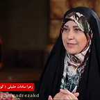 تصویری از فاطمه محمدی، مجری سینما و تلویزیون در حال بازیگری سر صحنه یکی از آثارش