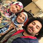 تصویری از پریسا مقتدی، بازیگر سینما و تلویزیون در پشت صحنه یکی از آثارش به همراه ویدا جوان و سیدهومن شاهی