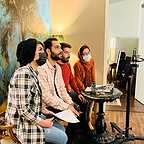 تصویری از پوریا باقری، بازیگر سینما و تلویزیون در پشت صحنه یکی از آثارش