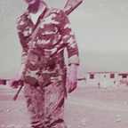 تصویری از علی ذاکری، بازیگر سینما و تلویزیون در پشت صحنه یکی از آثارش