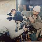 تصویری از صفر عبدلی، گروه فیلمبرداری و دستیار دوم فیلمبردار سینما و تلویزیون در پشت صحنه یکی از آثارش