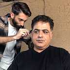 تصویری از رامین الماسی، بازیگر و مدیر تولید سینما و تلویزیون در پشت صحنه یکی از آثارش